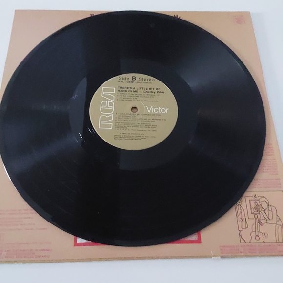 Charley Pride There’s a Little Bit of Hank in Me 1980 Vinyl Record Album - Picture 4 of 6